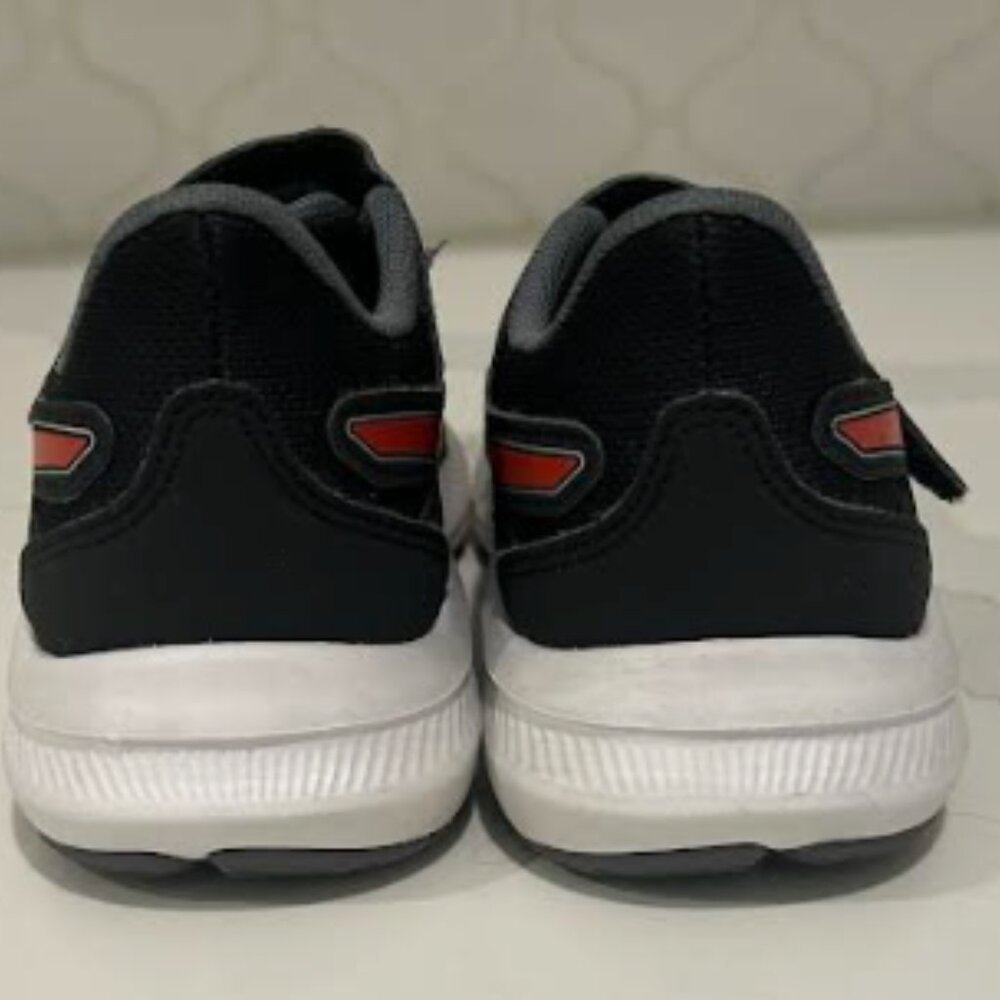 ASICS Running Shoes – Size 1 - Picture 3 of 6